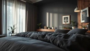 Verduisterende gordijnen in een stijlvolle slaapkamer met warme kleuren en stijlvolle details.